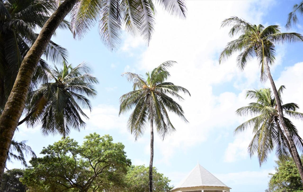 Coconut Walk Beach Apartment Christ Church Exterior photo